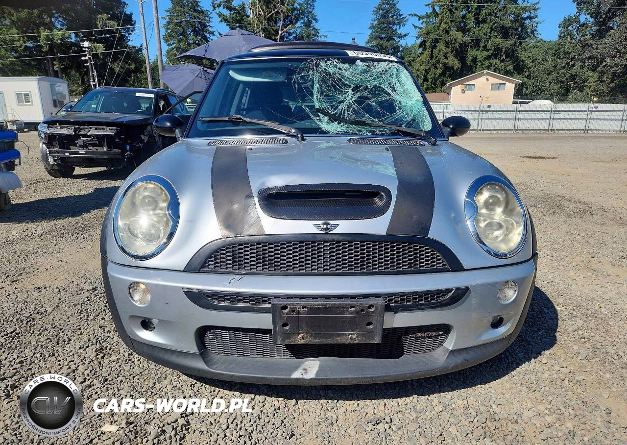 2005 Mini Cooper S VIN:WMWRE33515TD99248 - 5