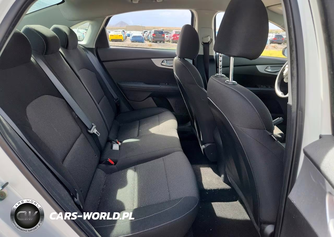 2023 Kia Forte Lxs VIN:3KPF24AD5PE579257 - 10