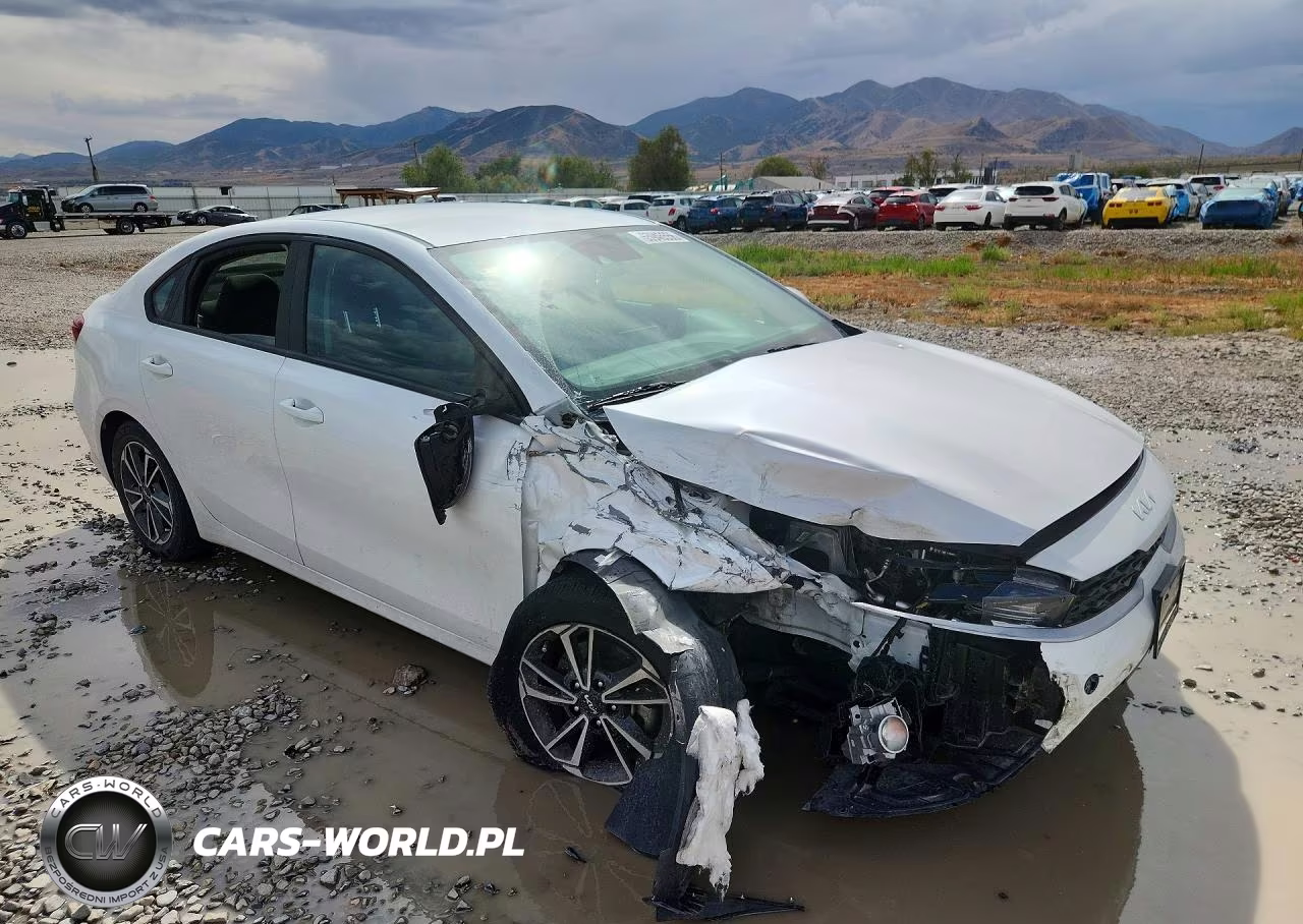 2023 Kia Forte Lxs VIN:3KPF24AD5PE579257 - 4