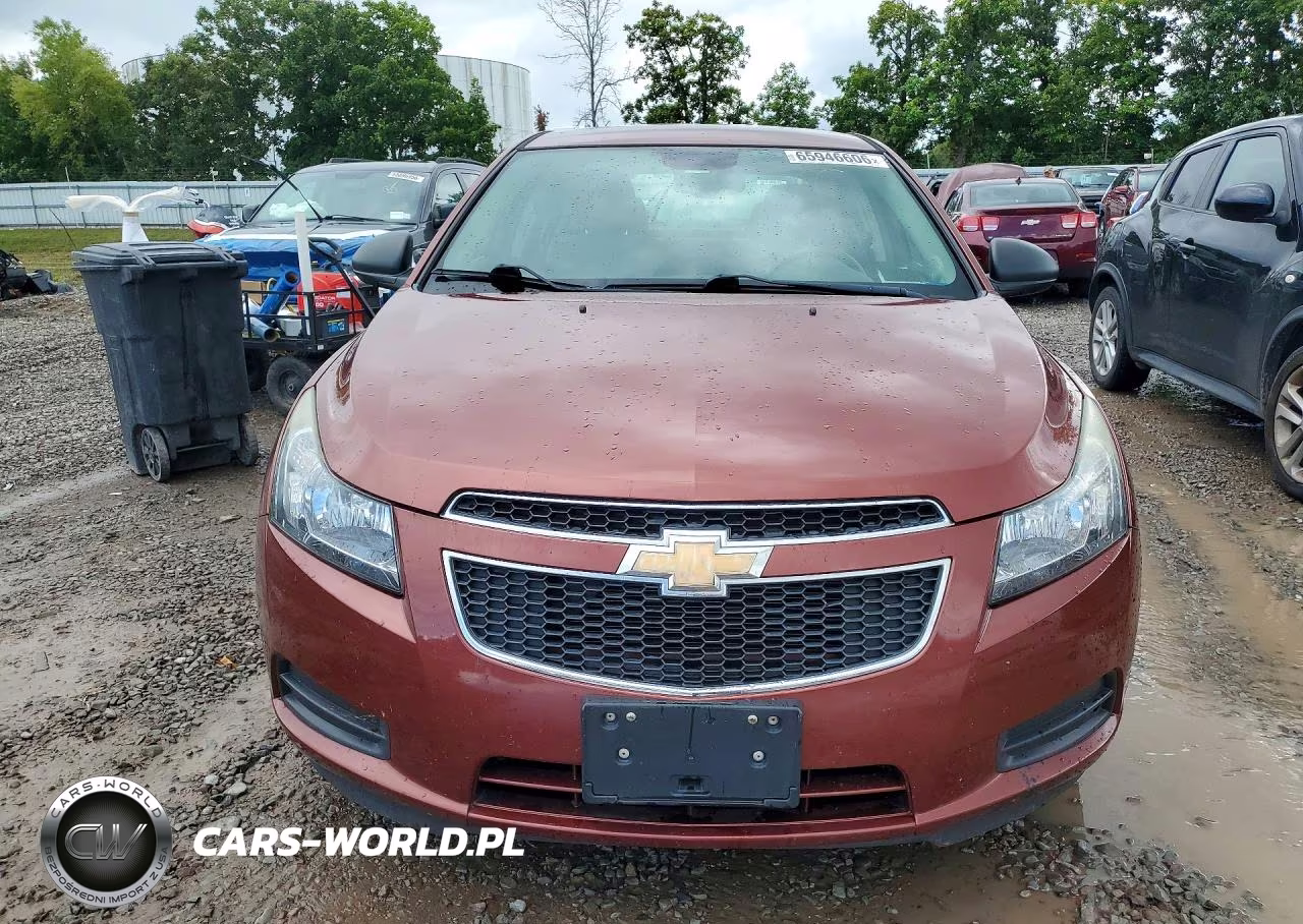 2012 Chevrolet Cruze Ls VIN:1G1PC5SH8C7337834 - 5