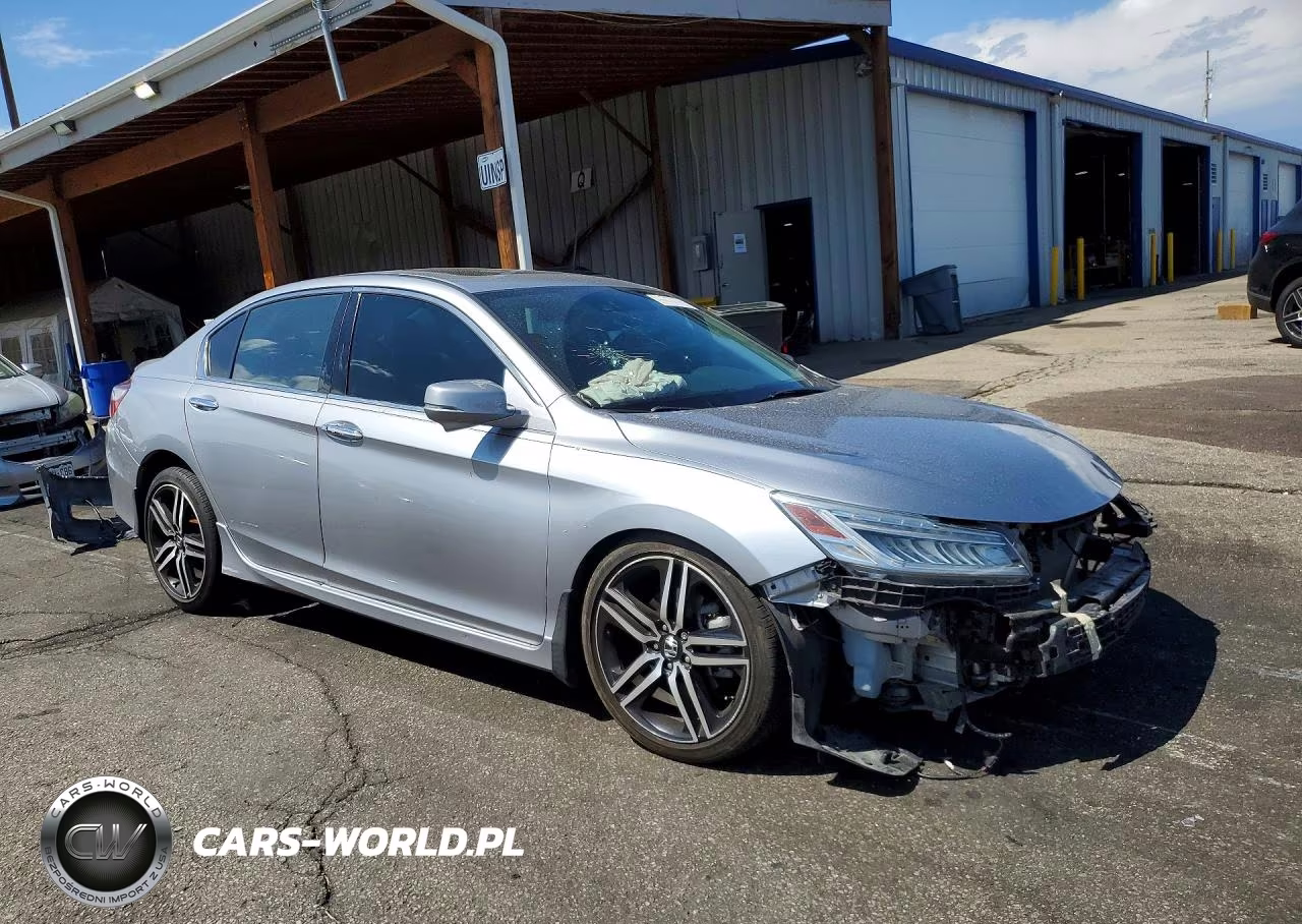 2017 Honda Accord Touring VIN:1HGCR3F97HA034308 - 4