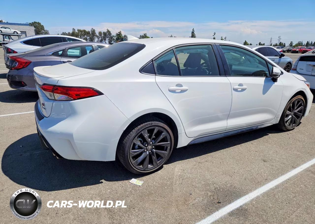 2026 Toyota Corolla Hybrid Se VIN:JTDBCMFE2T3147627 - 3