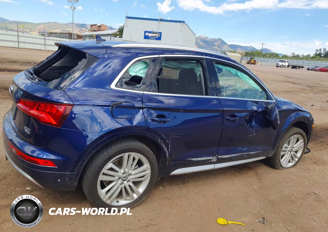 2018 Audi Q5 Prestige VIN:WA1CNAFY6J2147327 - 3