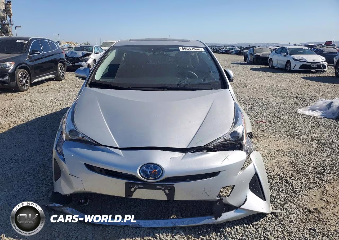 2016 Toyota Prius Four VIN:JTDKARFU6G3002655 - 11