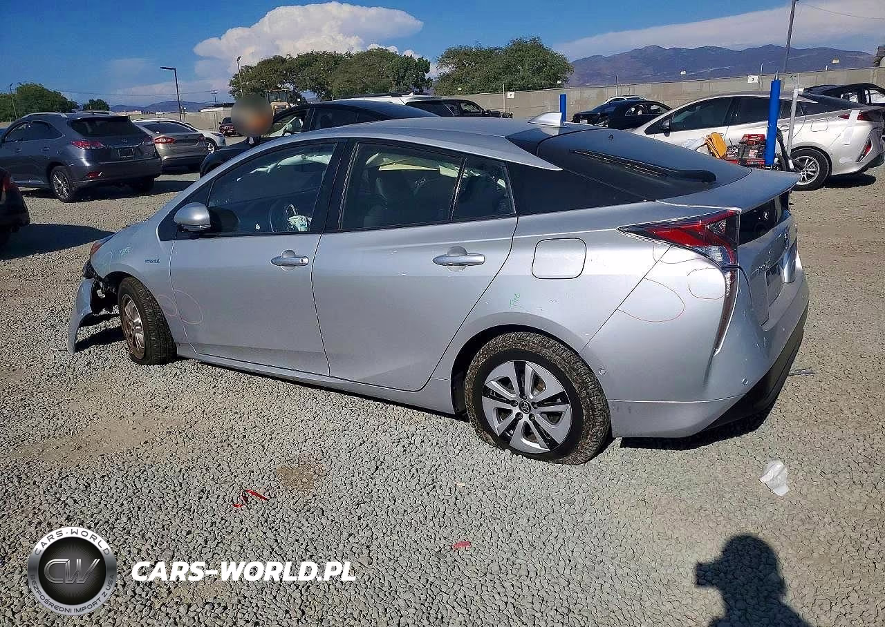 2016 Toyota Prius Four VIN:JTDKARFU6G3002655 - 2