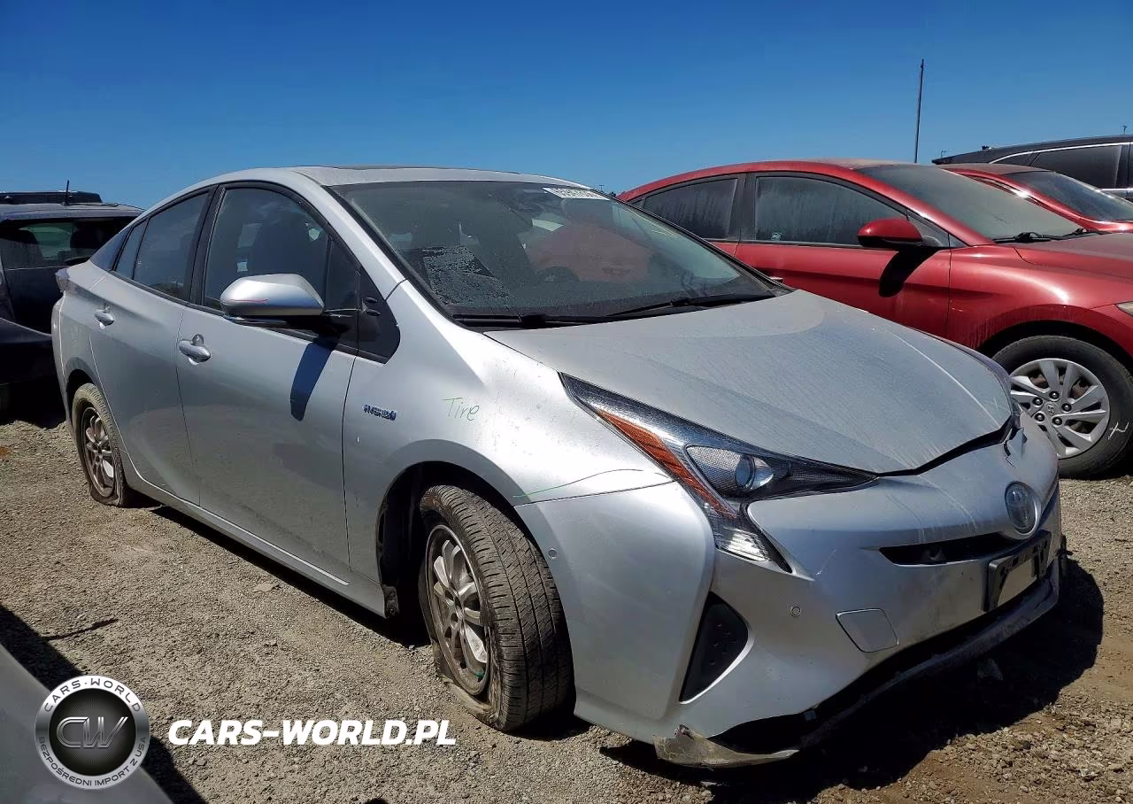2016 Toyota Prius Four VIN:JTDKARFU6G3002655 - 4