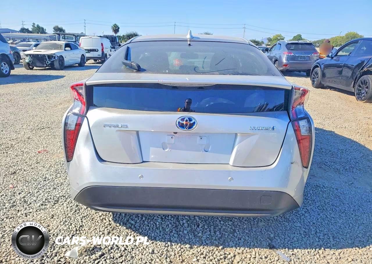 2016 Toyota Prius Four VIN:JTDKARFU6G3002655 - 6