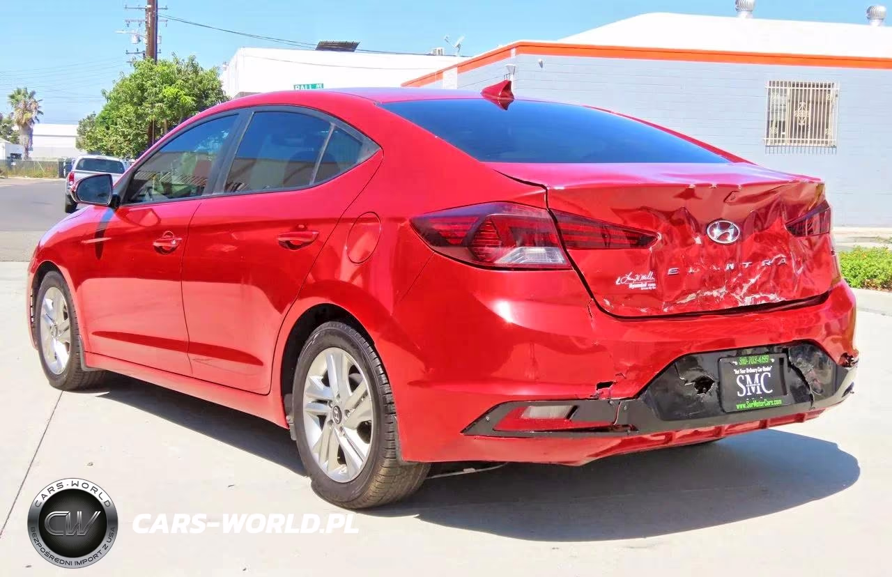 2019 Hyundai Elantra Sel VIN:5NPD84LF3KH472782 - 4