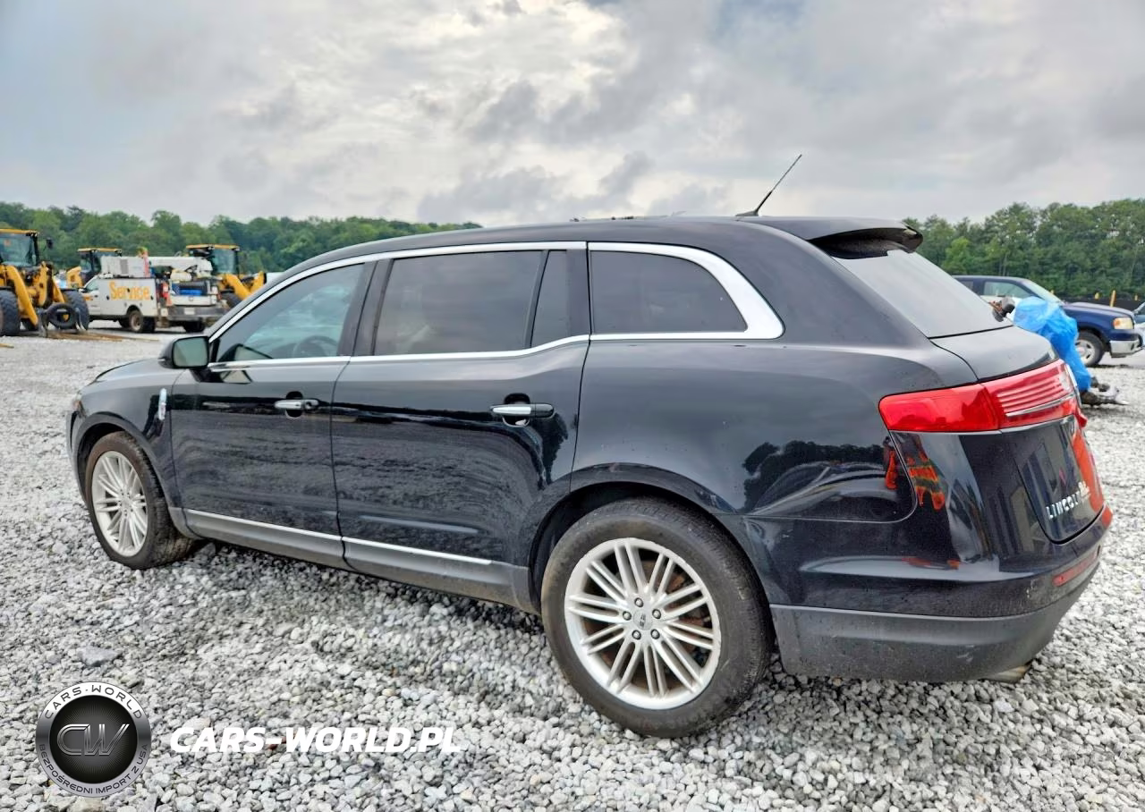 2018 Lincoln Mkt VIN:2LMHJ5AT6JBL00633 - 2