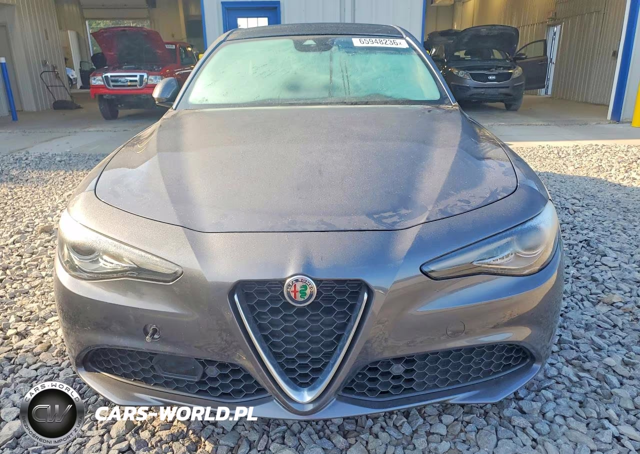 2020 Alfa Romeo Giulia Ti VIN:ZARFANBN1L7632519 - 5