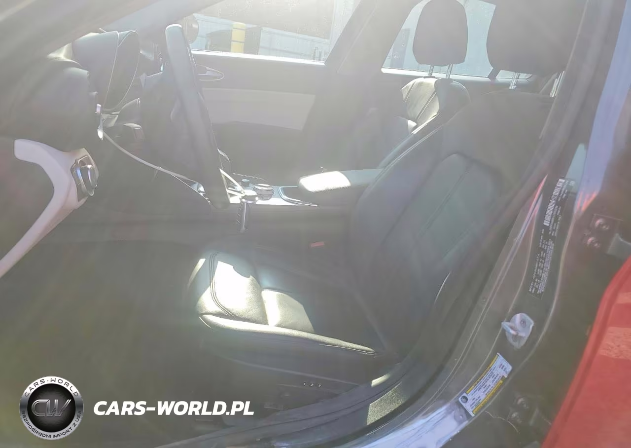 2020 Alfa Romeo Giulia Ti VIN:ZARFANBN1L7632519 - 7