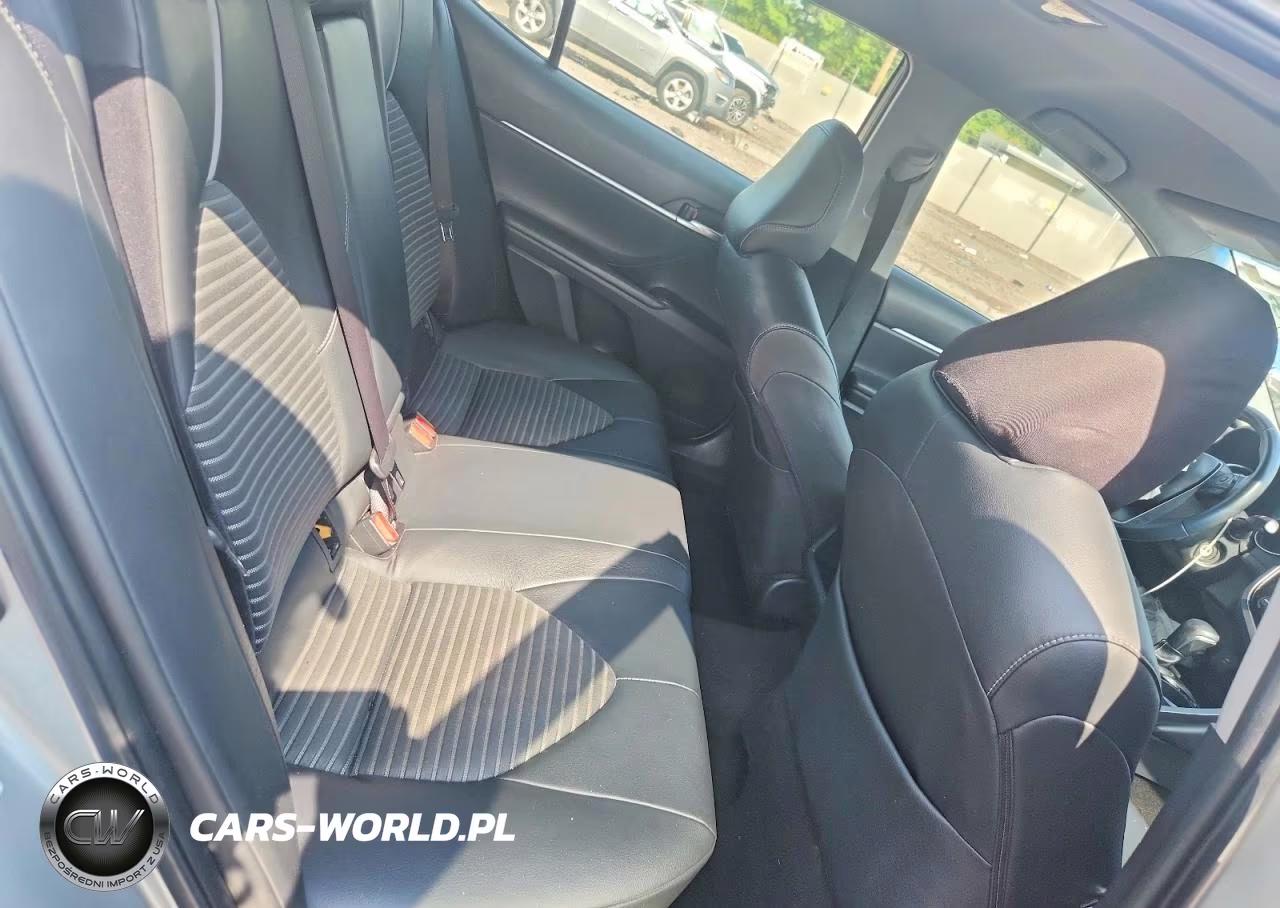 2018 Toyota Camry L VIN:JTNB11HK1J3034946 - 10
