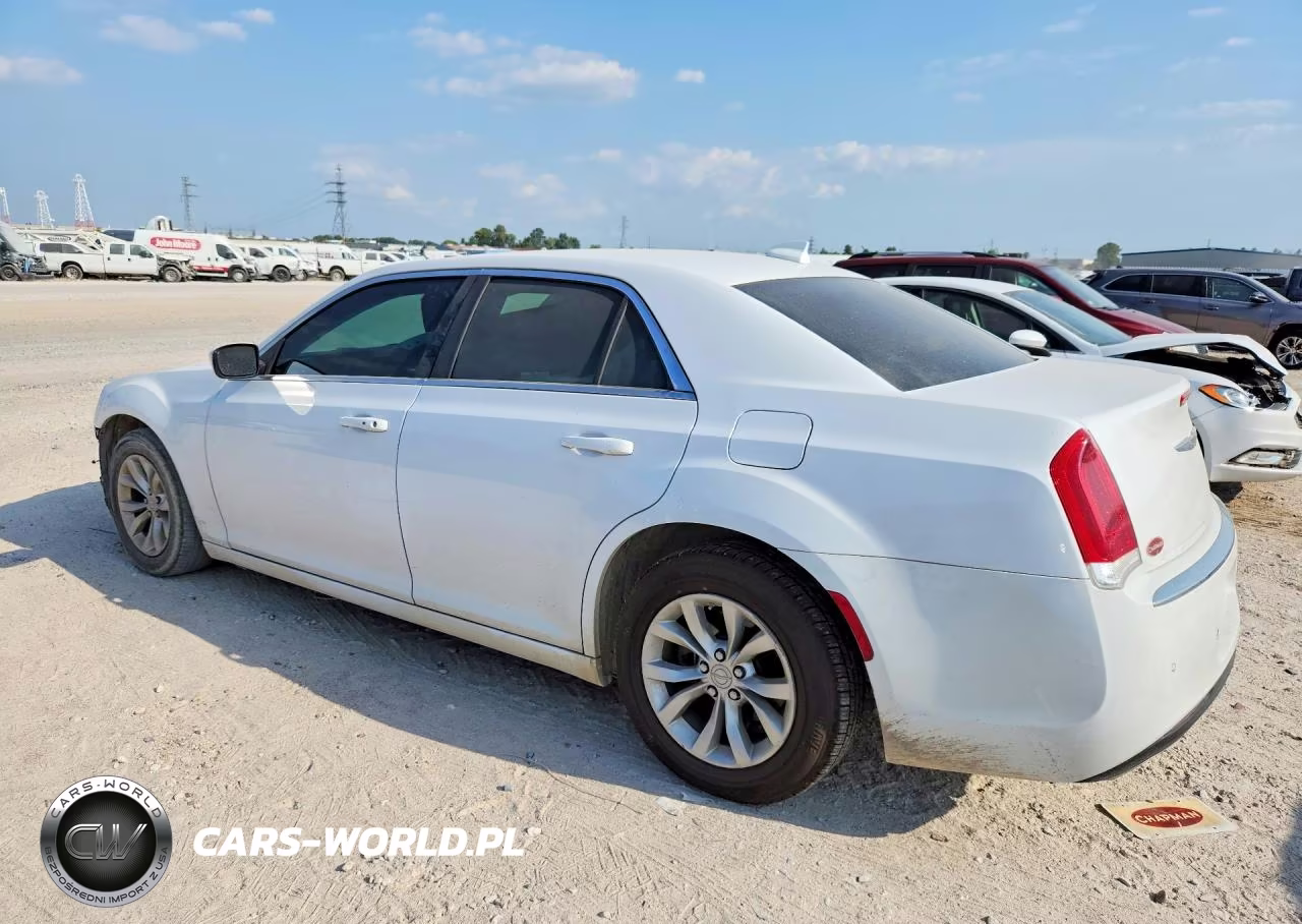 2023 Chrysler 300 Touring VIN:2C3CCAAG8PH676700 - 2