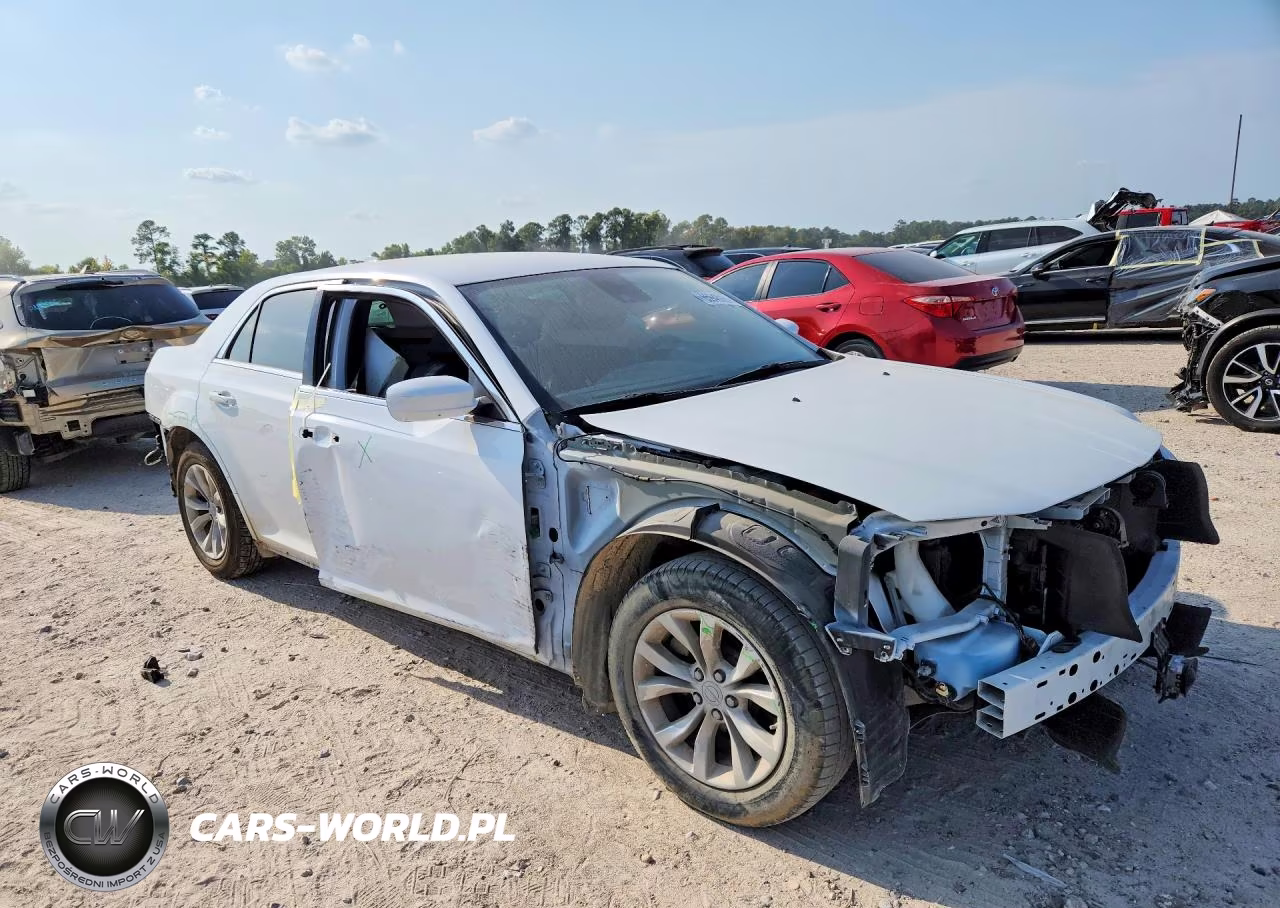 2023 Chrysler 300 Touring VIN:2C3CCAAG8PH676700 - 4