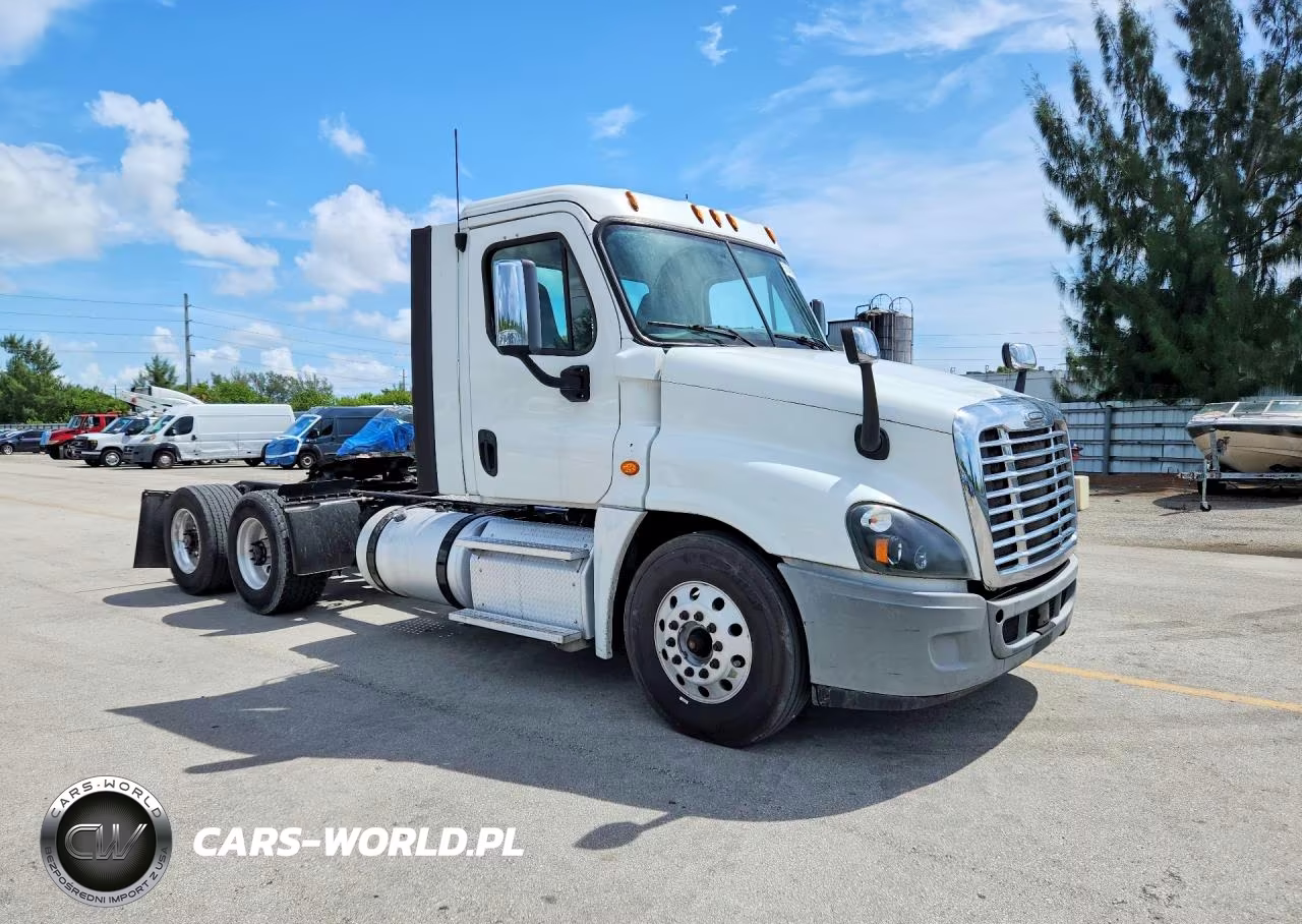 2018 Freightliner Cascadia 1 - Trucks VIN:1FUGGEDV0JLHB4053 - 4