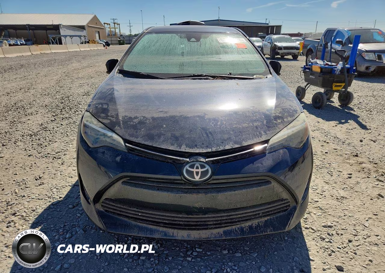 2018 Toyota Corolla Le VIN:5YFBURHE7JP853021 - 5