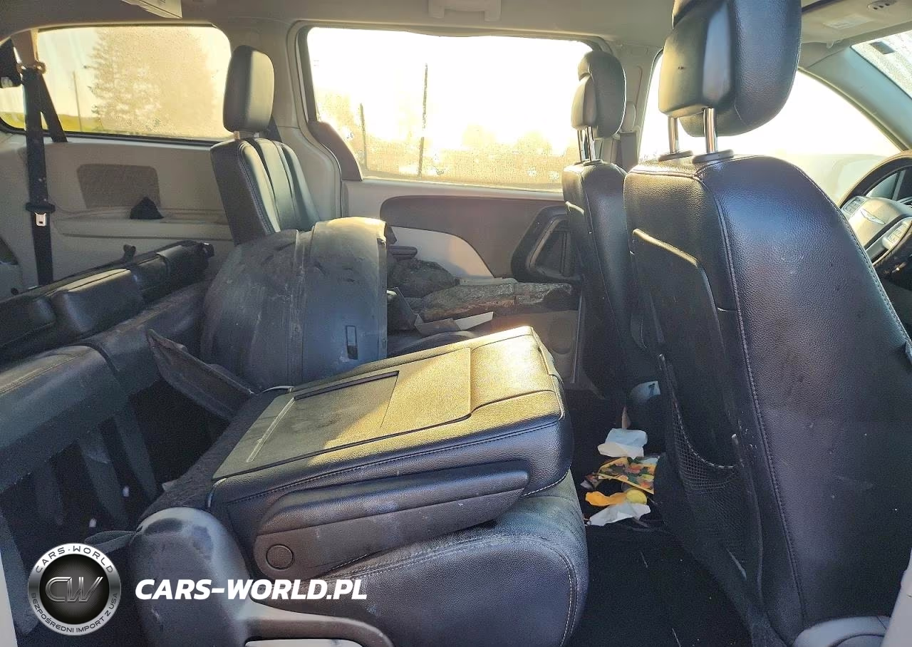 2016 Chrysler Town & Country Touring VIN:2C4RC1BG3GR212793 - 11