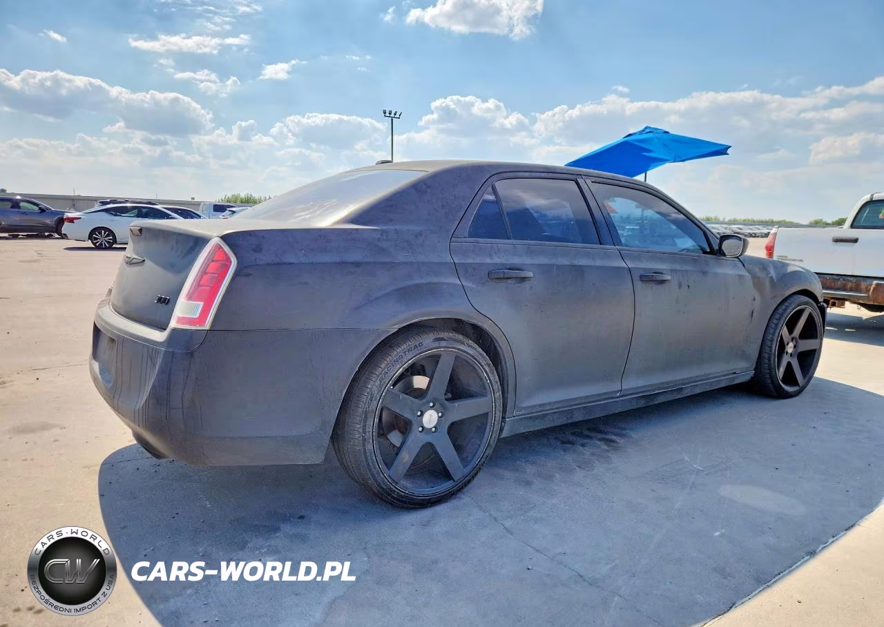 2013 Chrysler 300 VIN:2C3CCAAG1DH589264 - 3