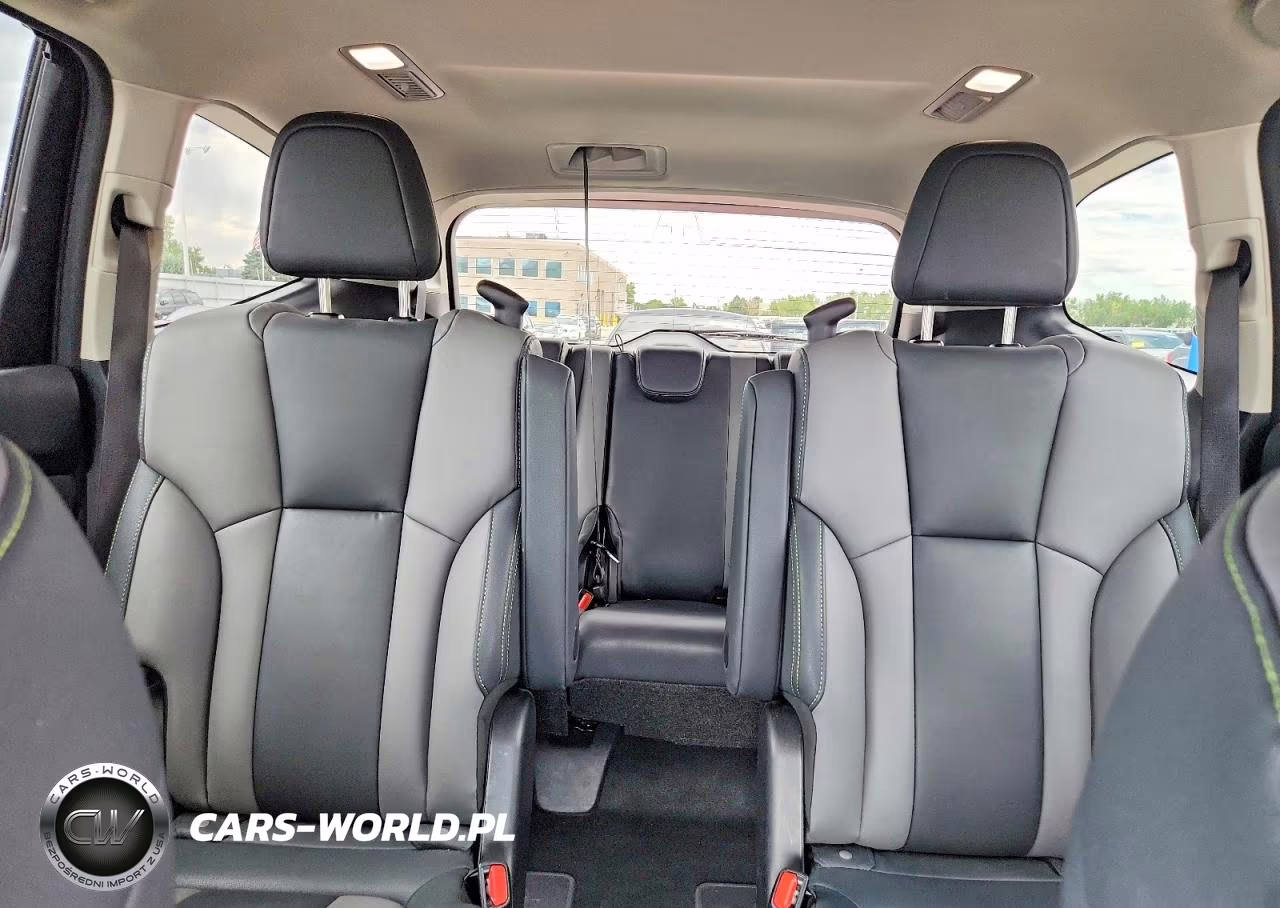 2025 Subaru Ascent Onyx Edition VIN:4S4WMAFD3S3414773 - 10