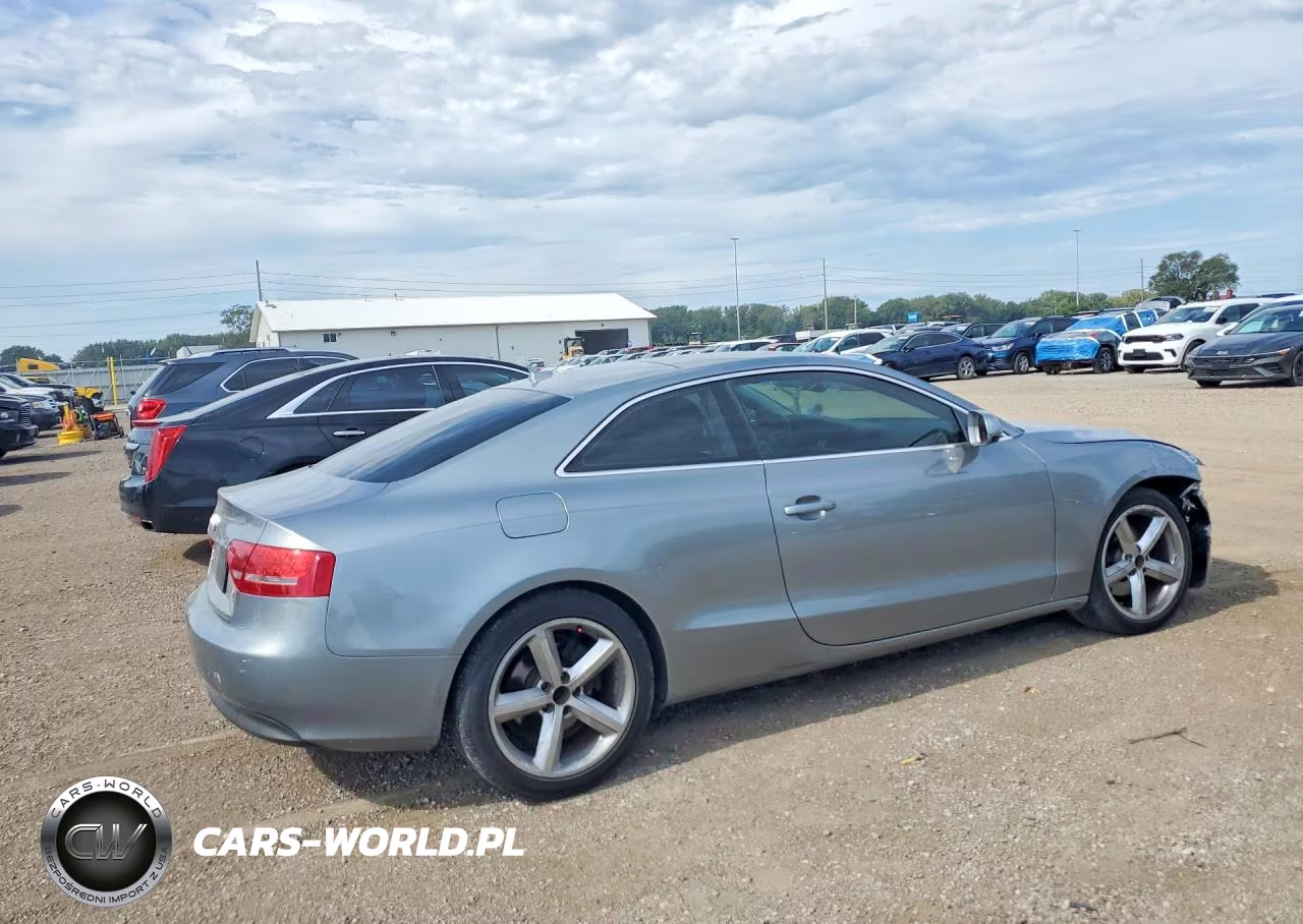 2010 Audi A5 Premium Plus VIN:WAULFAFR4AA010630 - 3