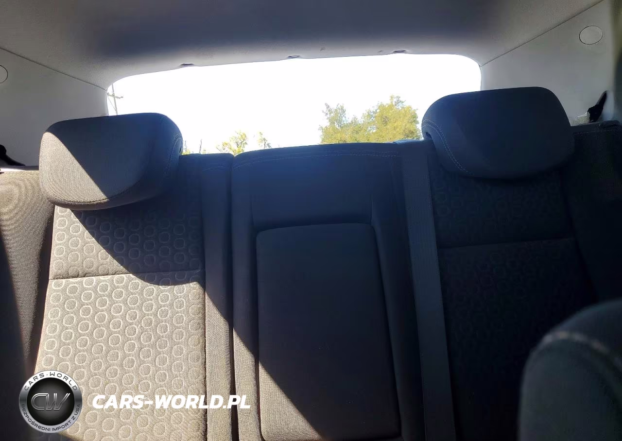 2020 Chevrolet Trax Ls VIN:3GNCJKSB1LL181080 - 10