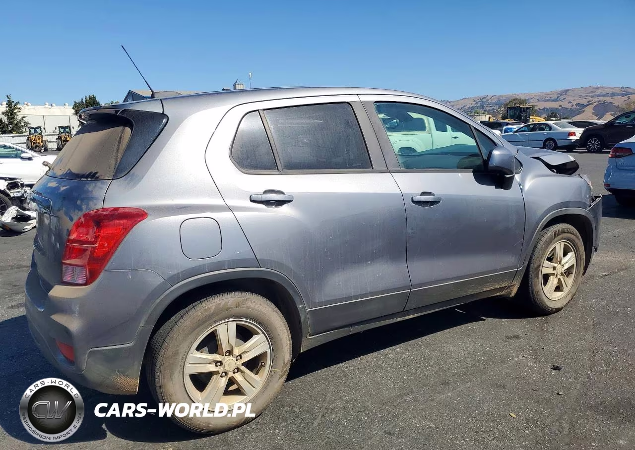 2020 Chevrolet Trax Ls VIN:3GNCJKSB1LL181080 - 3
