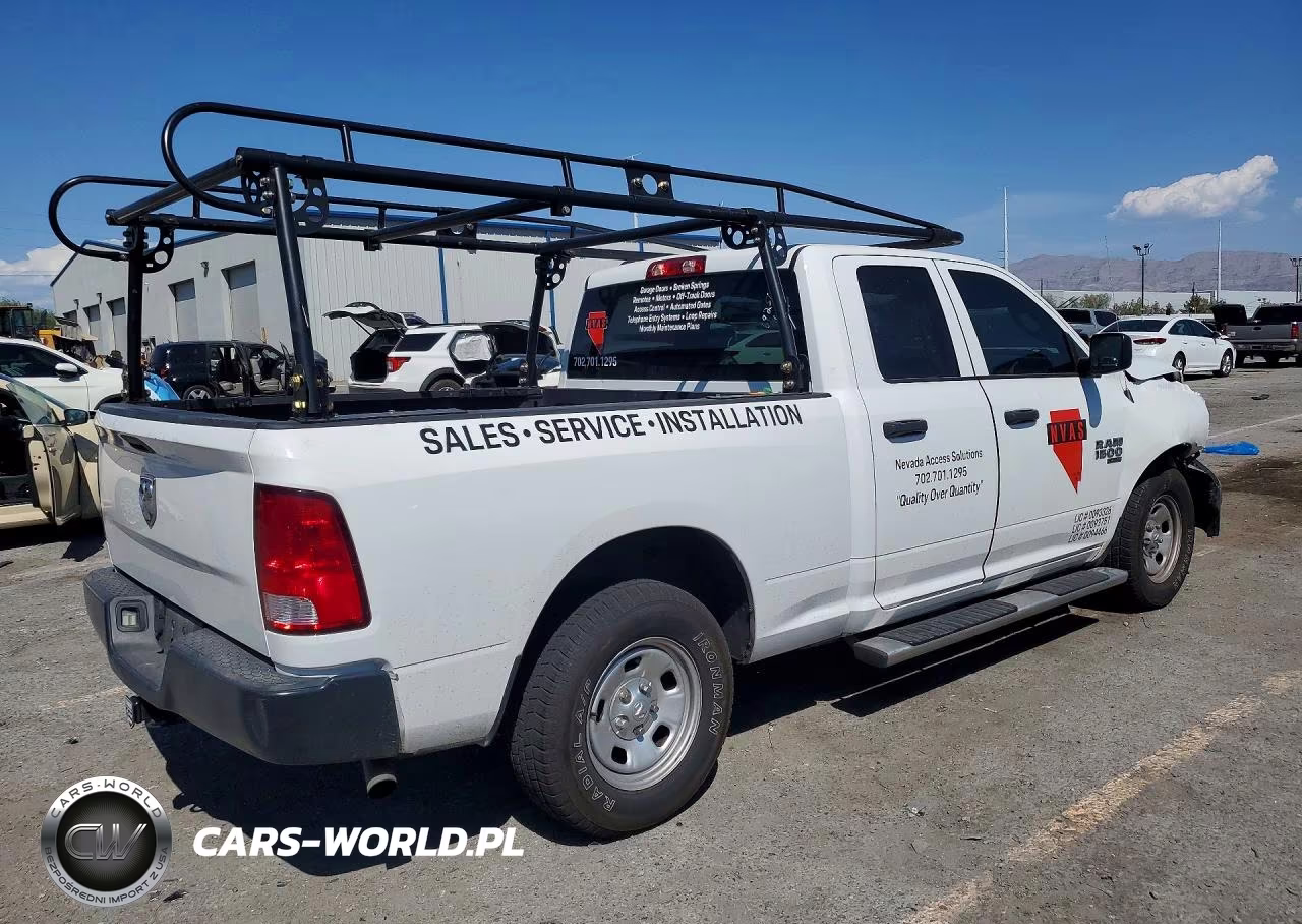 2019 Ram 1500 Classic Tradesman VIN:1C6RR6FG4KS620076 - 3