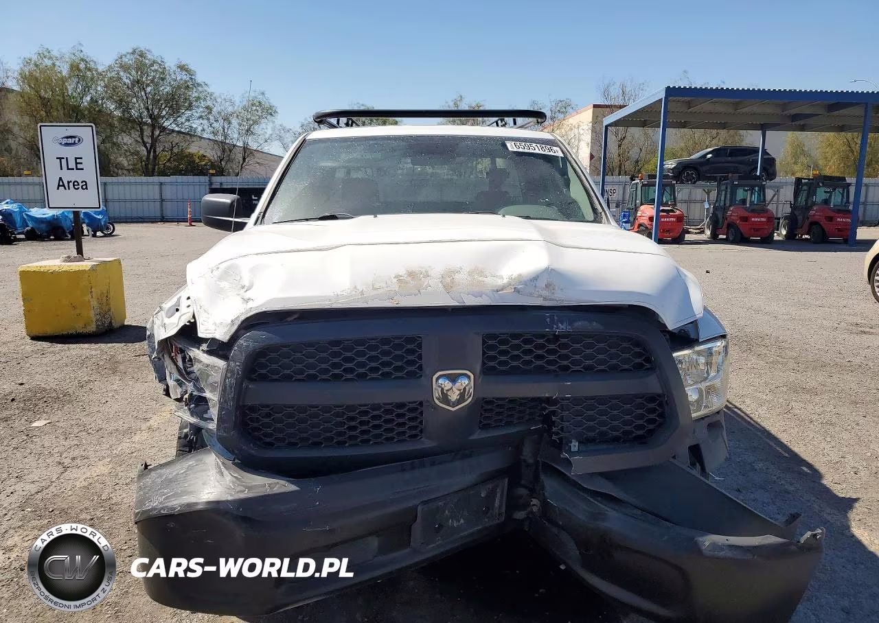 2019 Ram 1500 Classic Tradesman VIN:1C6RR6FG4KS620076 - 5
