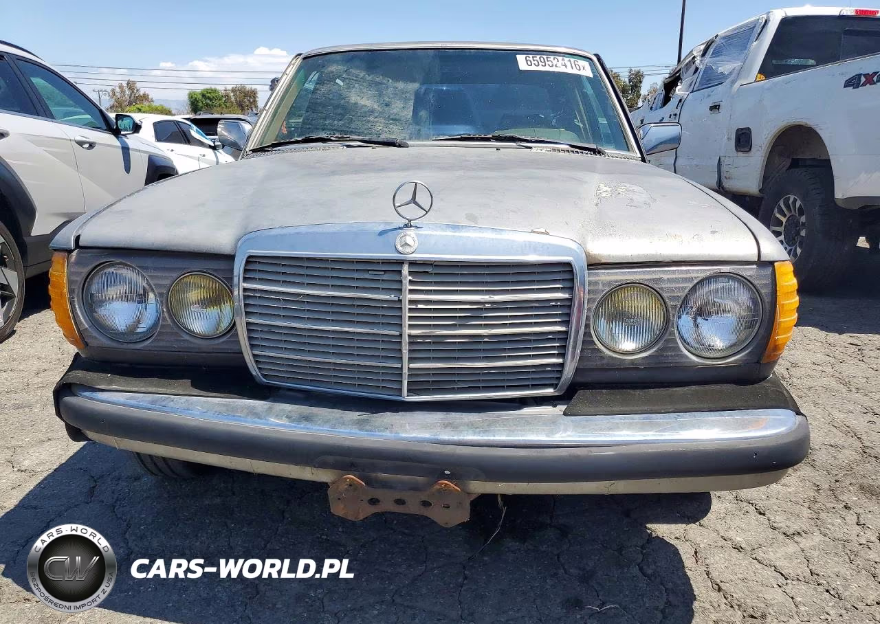 1982 Mercedes-Benz 300 Dt VIN:WDBAB33A3CB012722 - 5