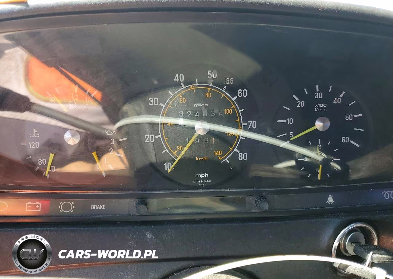 1982 Mercedes-Benz 300 Dt VIN:WDBAB33A3CB012722 - 9