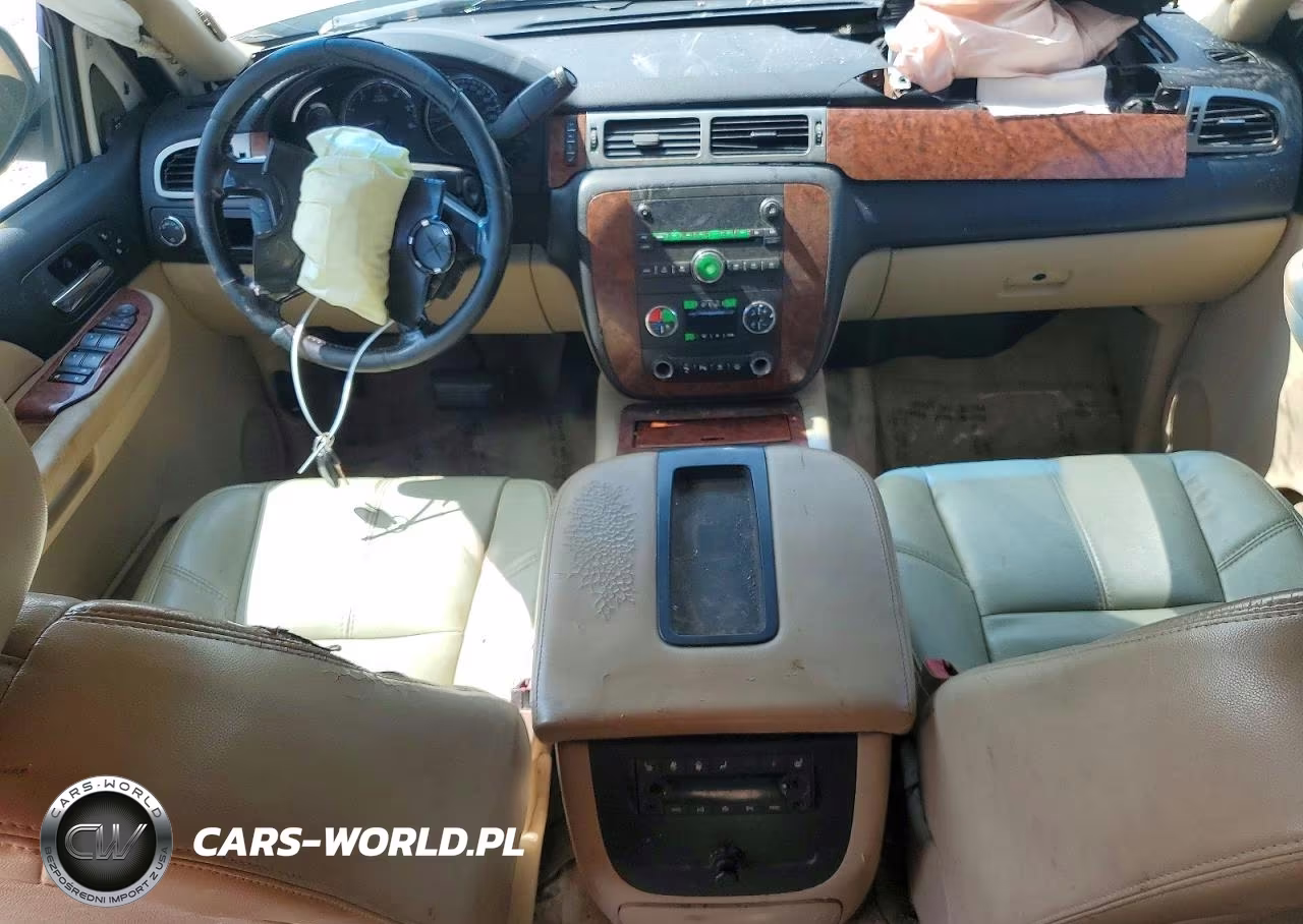 2007 Chevrolet Suburban C1500 VIN:1GNFC16057R403855 - 8