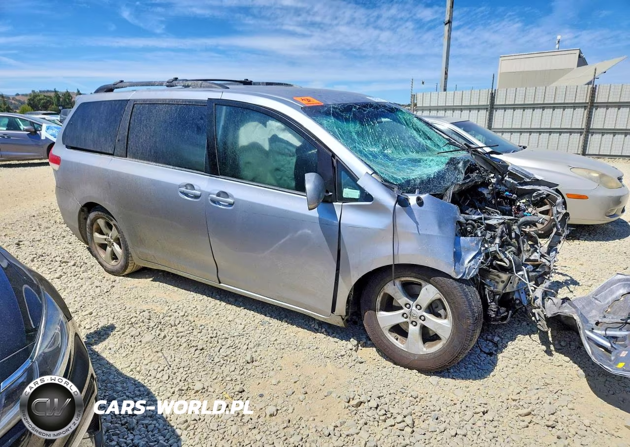 2011 Toyota Sienna Le VIN:5TDKK3DC1BS163037 - 4