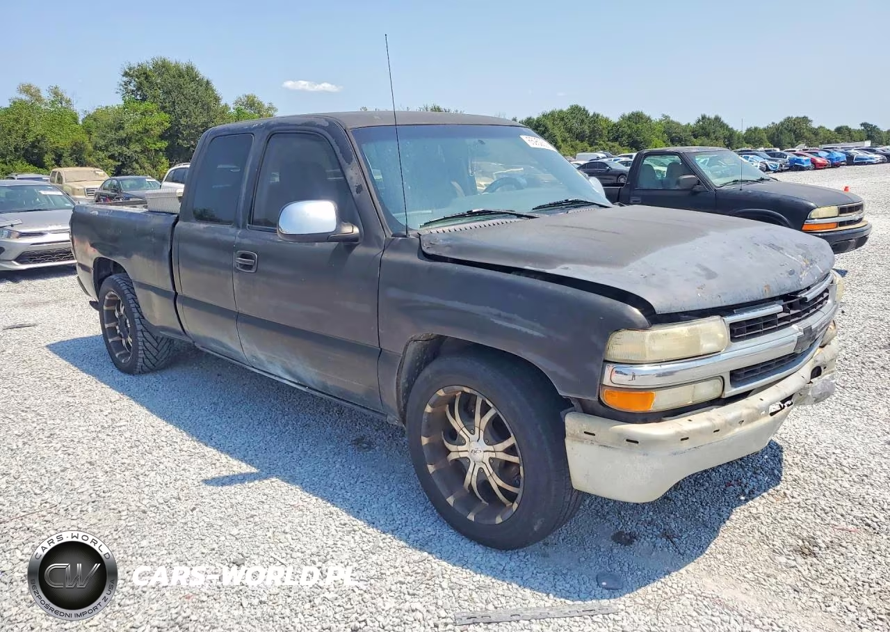 1999 Chevrolet Silverado C1500 VIN:2GCEC19T9X1230831 - 4