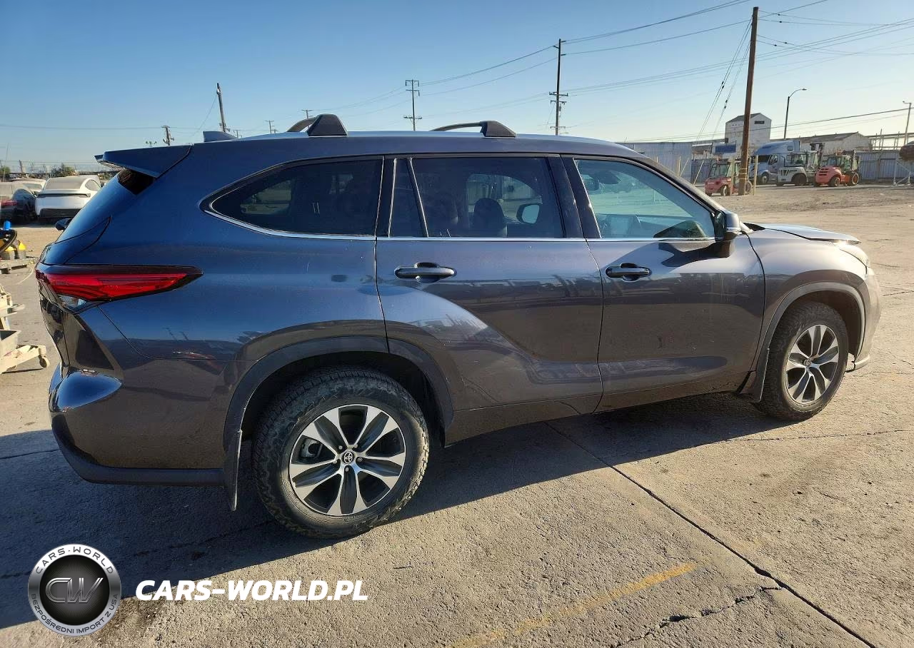2020 Toyota Highlander Xle VIN:5TDHZRBH1LS030318 - 3