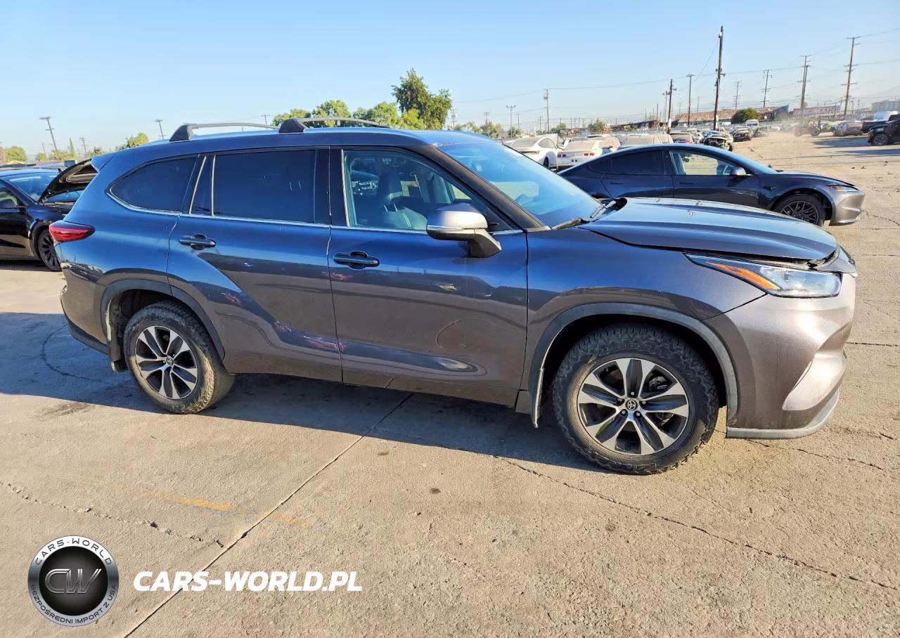 2020 Toyota Highlander Xle VIN:5TDHZRBH1LS030318 - 4