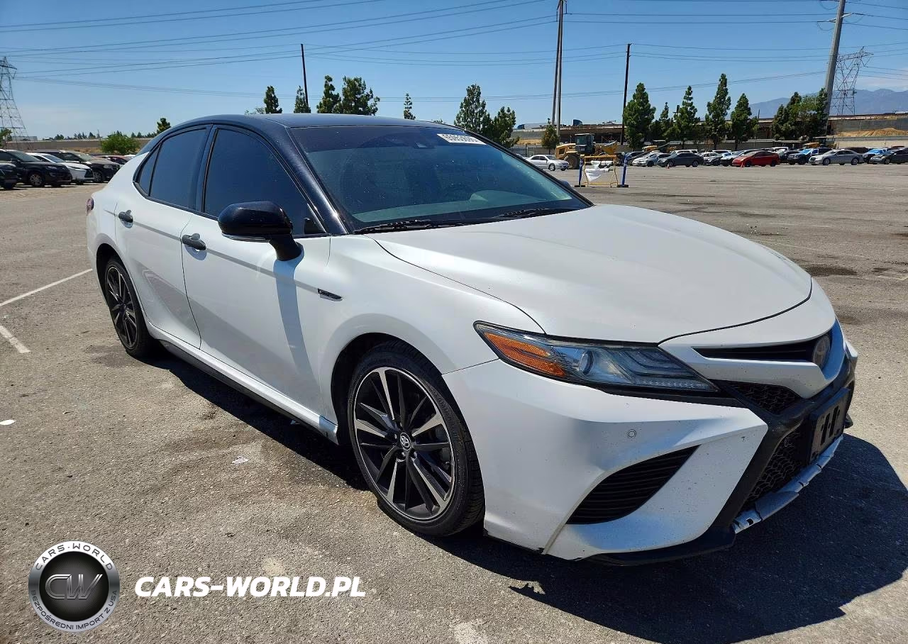 2018 Toyota Camry Xse VIN:4T1B61HK9JU086739 - 4
