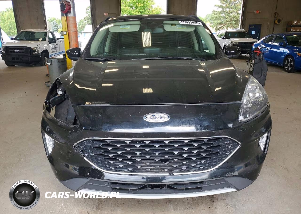 2020 Ford Escape Titanium VIN:1FMCU9J98LUA56585 - 5