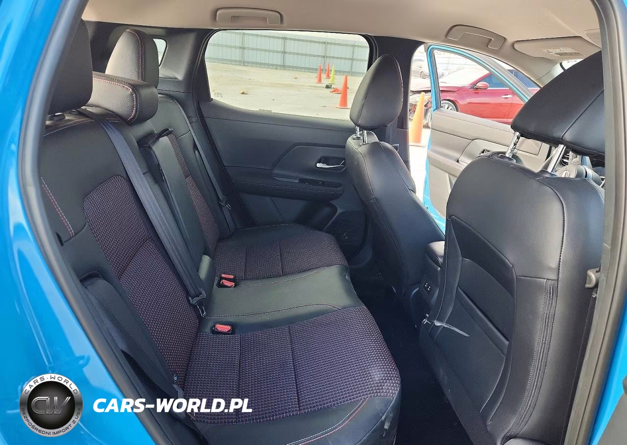2025 Nissan Kicks Sr VIN:3N8AP6DA0SL406313 - 11