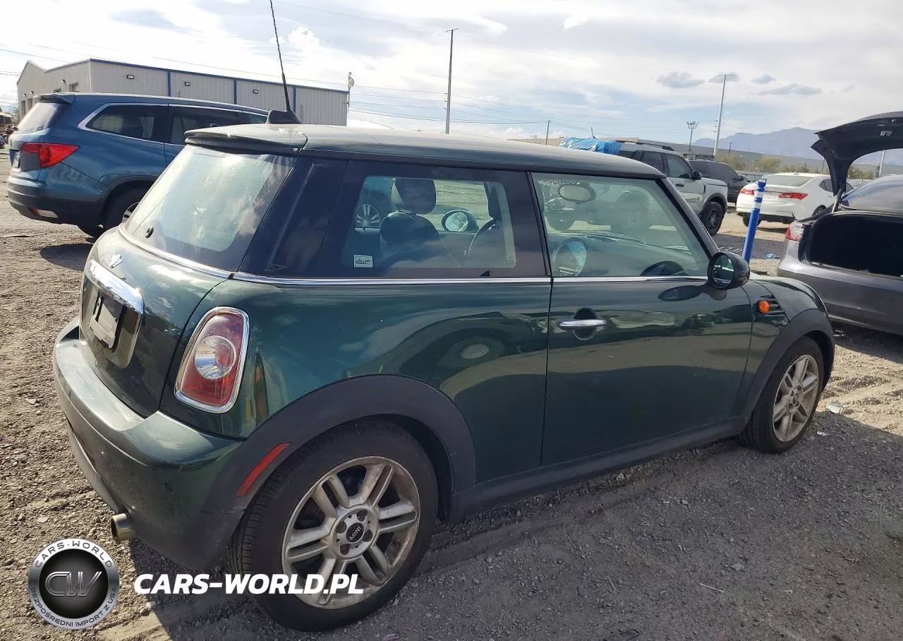 2012 Mini Cooper VIN:WMWSU3C5XCT184577 - 3