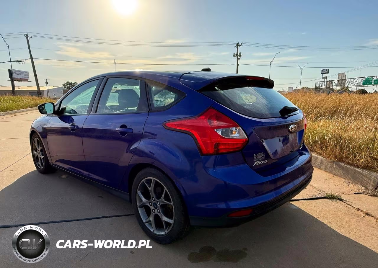 2014 Ford Focus Se VIN:1FADP3K23EL333401 - 3