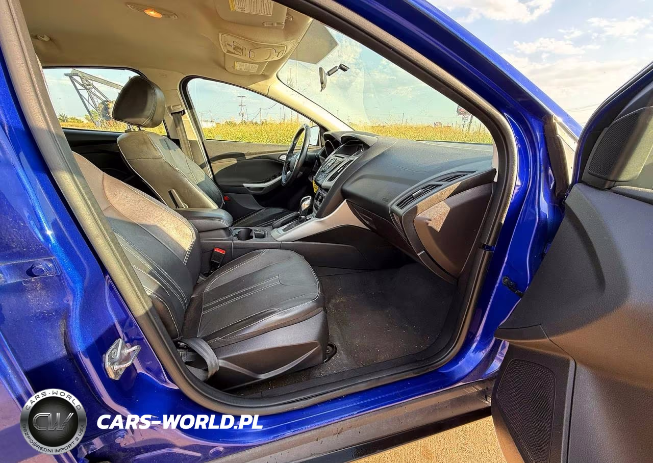 2014 Ford Focus Se VIN:1FADP3K23EL333401 - 5