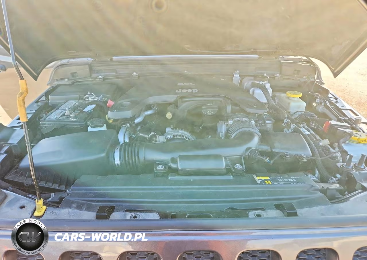 2018 Jeep Wrangler Unlimited Sahara VIN:1C4HJXEG2JW311216 - 11