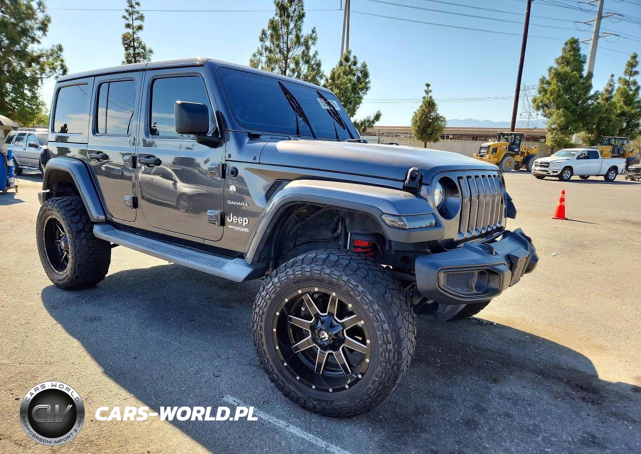 2018 Jeep Wrangler Unlimited Sahara VIN:1C4HJXEG2JW311216 - 4