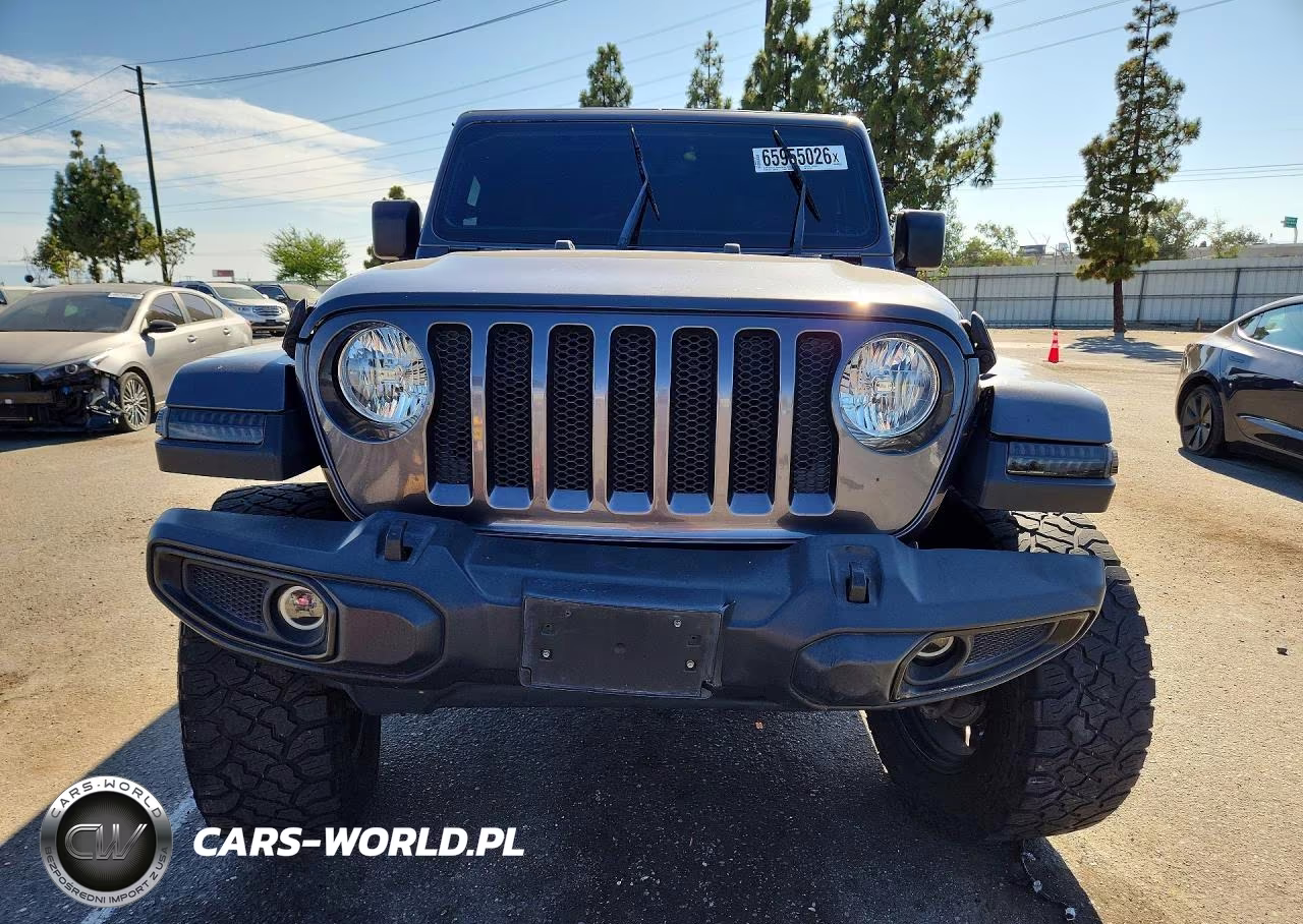 2018 Jeep Wrangler Unlimited Sahara VIN:1C4HJXEG2JW311216 - 5
