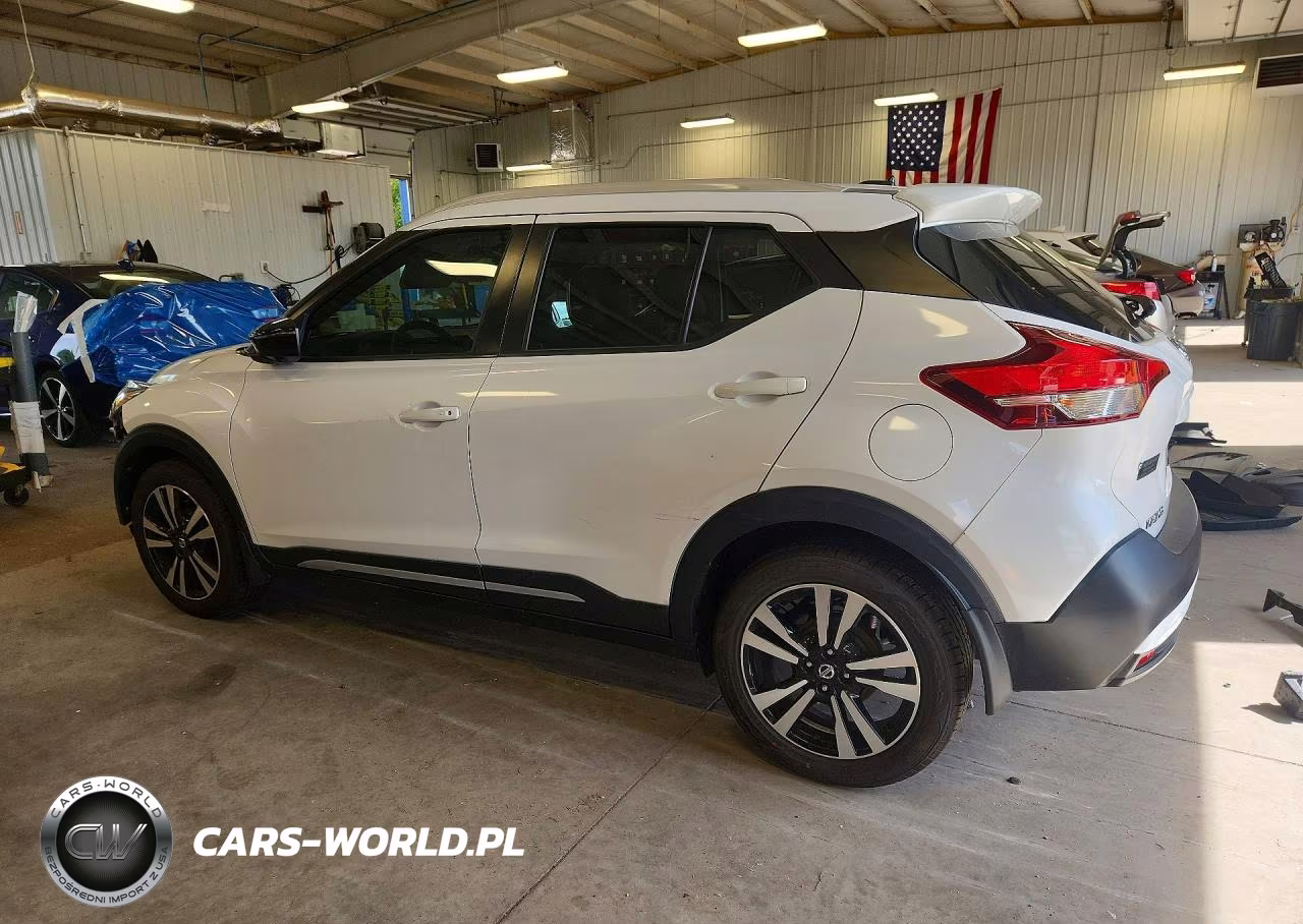 2019 Nissan Kicks Sr VIN:3N1CP5CU7KL529376 - 2