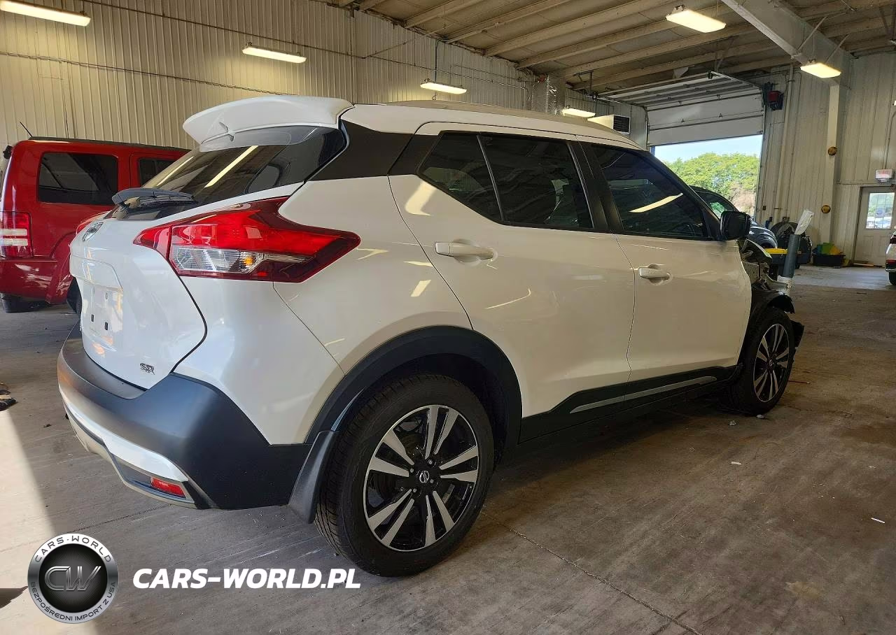 2019 Nissan Kicks Sr VIN:3N1CP5CU7KL529376 - 3