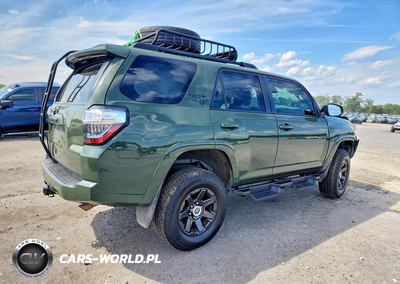 2021 Toyota 4Runner Trail Edition VIN:JTEBU5JRXM5928023 - 3