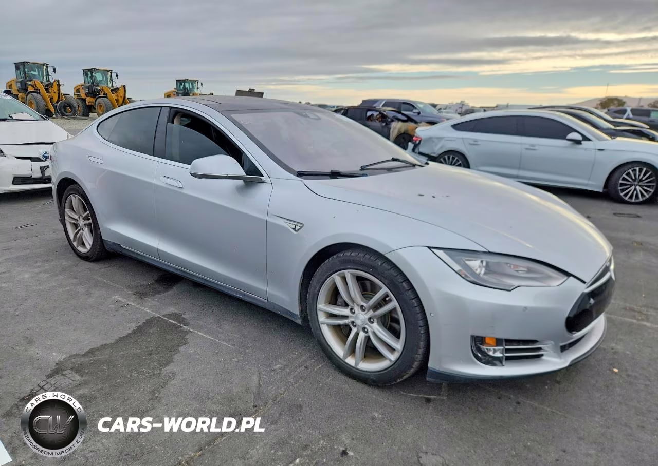 2014 Tesla Model S VIN:5YJSA1S11EFP49478 - 4