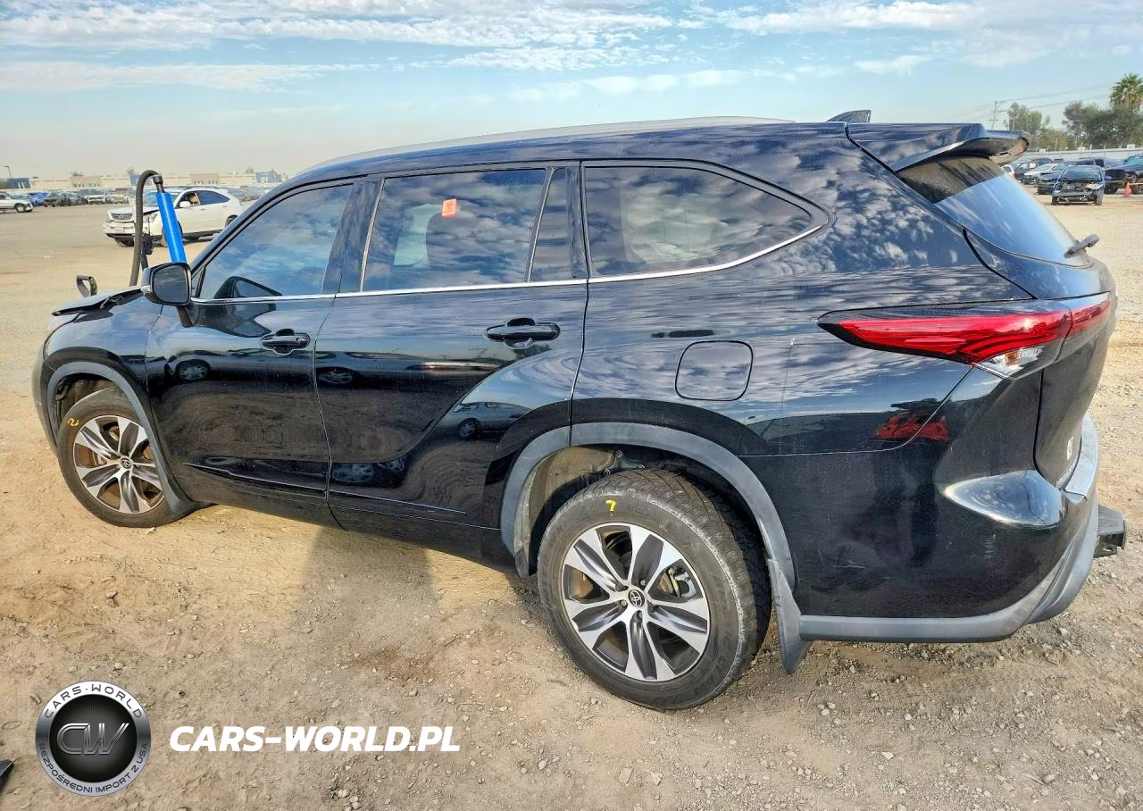 2022 Toyota Highlander Xle VIN:5TDHZRBH9NS593636 - 2