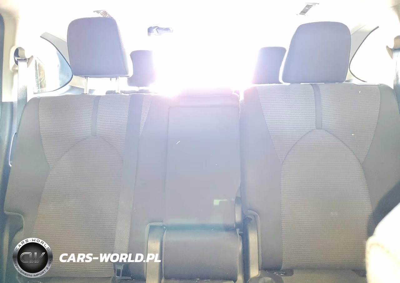 2020 Toyota Highlander Le VIN:5TDBZRBH7LS004358 - 10